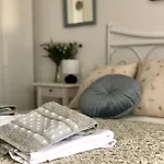 Vut Santa Lucia Apartment *