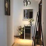 Vut Santa Lucia Apartment