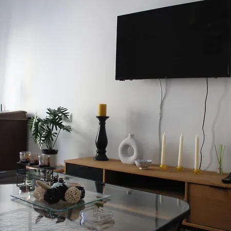 Vut Santa Lucia Apartment *