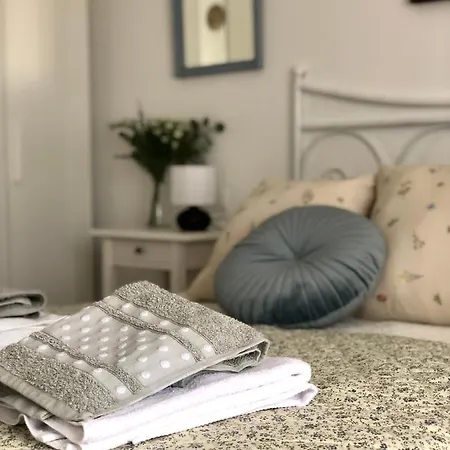 Vut Santa Lucia Apartman *