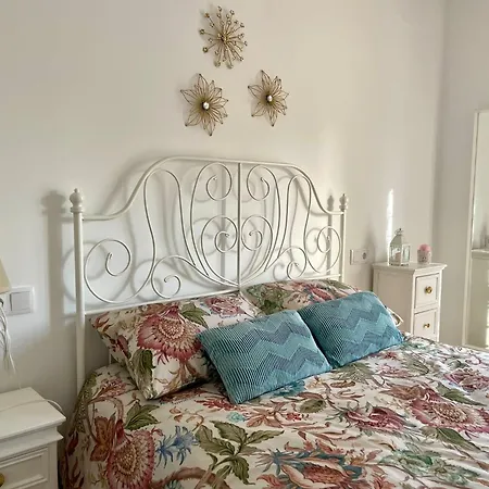 Vut Santa Lucia Apartment *